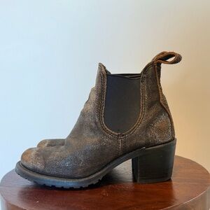 Frye Boots Sabrina Chelsea